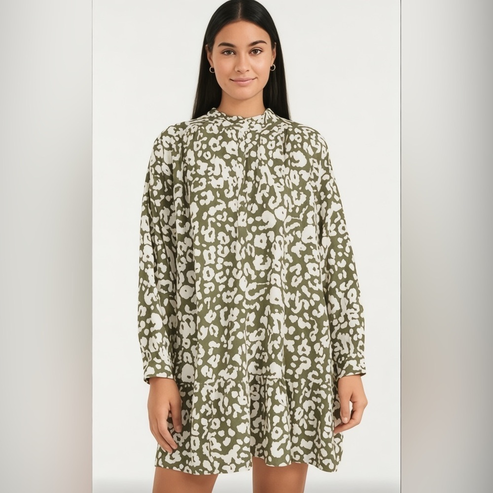 NWT ELIZABETH And JAMES Sage Green Cheetah Print Oversized Peasant Boho Dress L